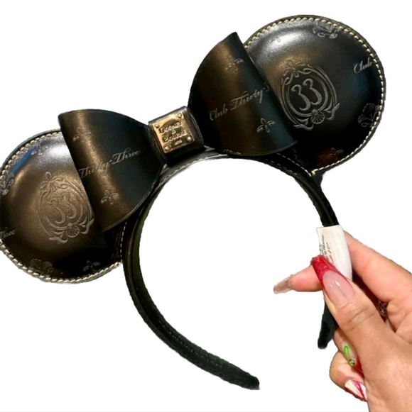 ❗️ISO❗️Disneyland Member Exclusive Club 33 Dooney & Bourke Black Ears NOT FOR SA